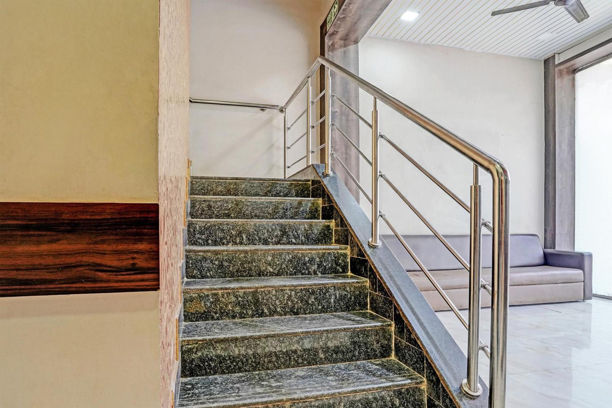 Oyo Hotel Blue Sapphire Residency Near Chhatrapati Shivaji International Airport Mumbai Kültér fotó